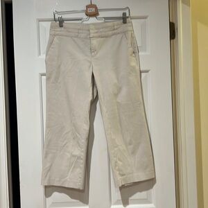Mid rise Cropped Khaki Pants